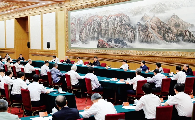 2020年9月11日,中共中央总书记、国家主席、中央军委主席习近平在京主持召开科学家座谈会并发表重要讲话。 新华社记者 姚大伟/摄